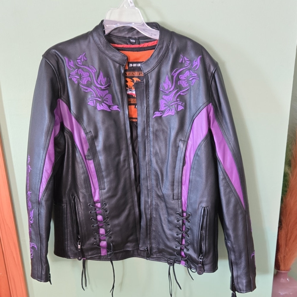 Motorcycle Jacket Black and Purple Leather Has Padding In The Elbow Areas